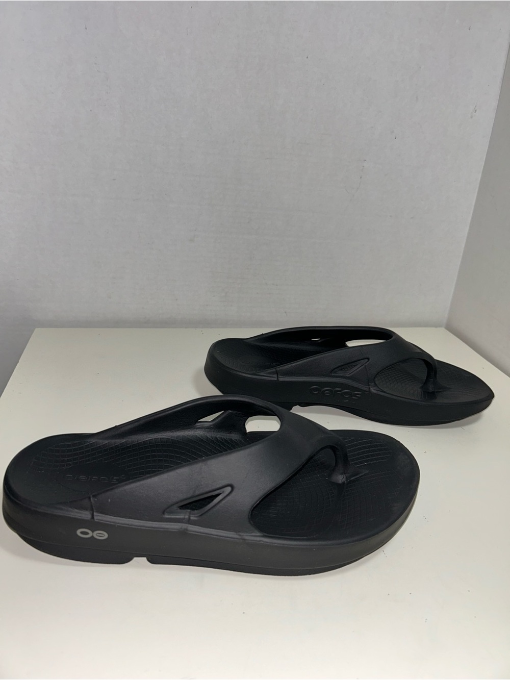 Oofos OOriginal Recovery Black Thong Flip Flop Sandal